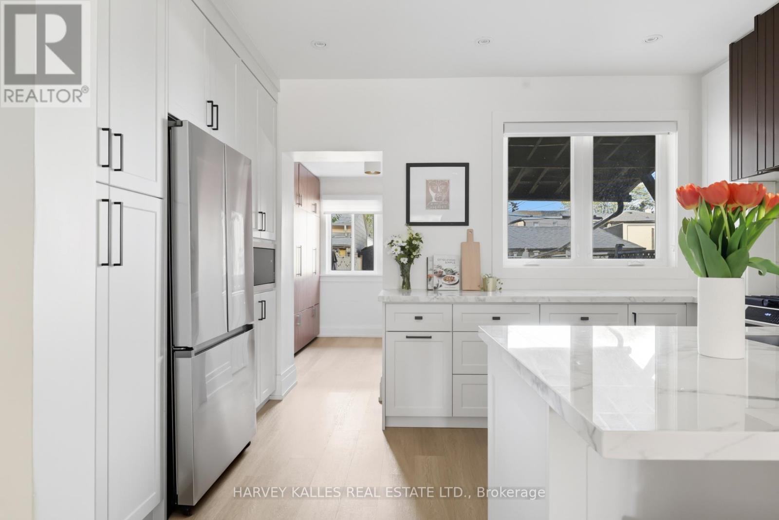266 Mcroberts Avenue, Toronto, Ontario  M6E 4P6 - Photo 7 - W12438054