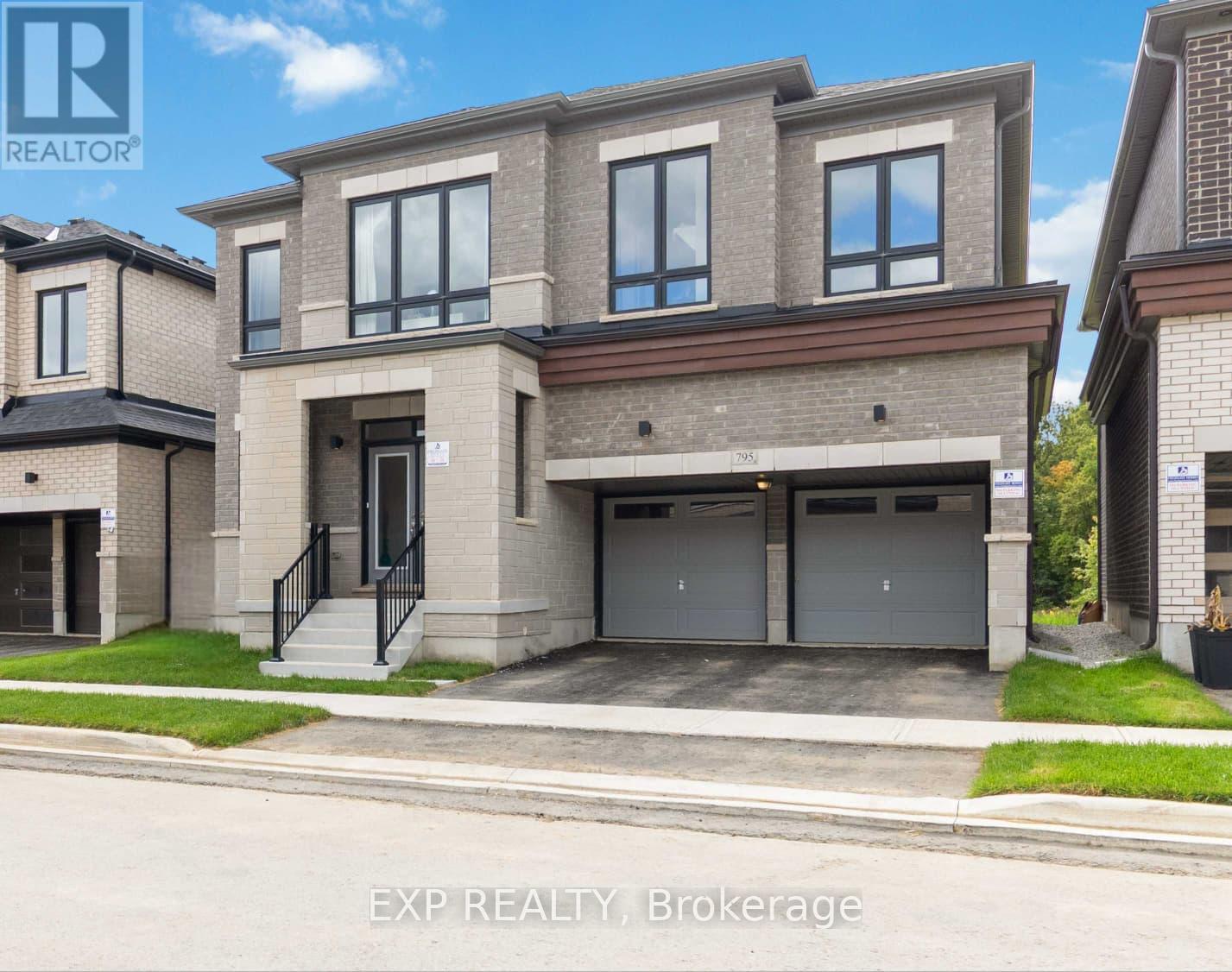 795 Apple Terrace, Milton, Ontario  L9E 2C3 - Photo 2 - W12438082