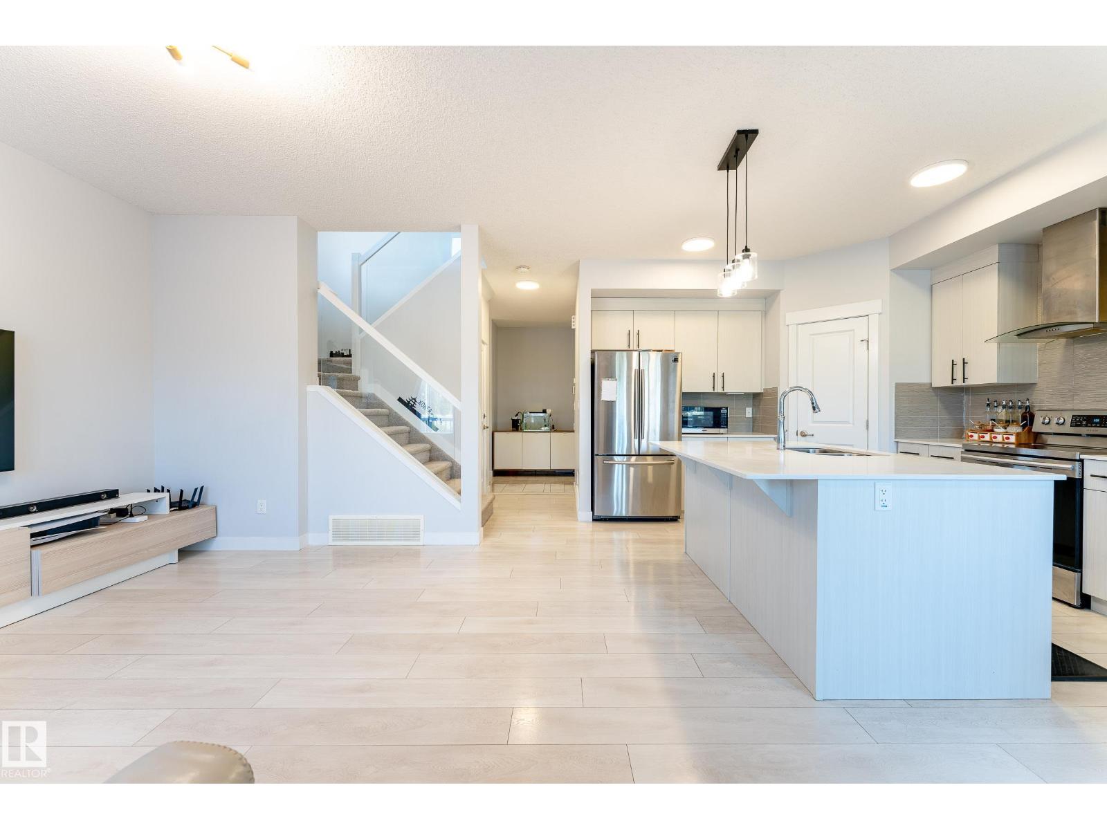 2402 Kelly Circle Sw, Edmonton, Alberta  T6W 4G3 - Photo 4 - E4460271