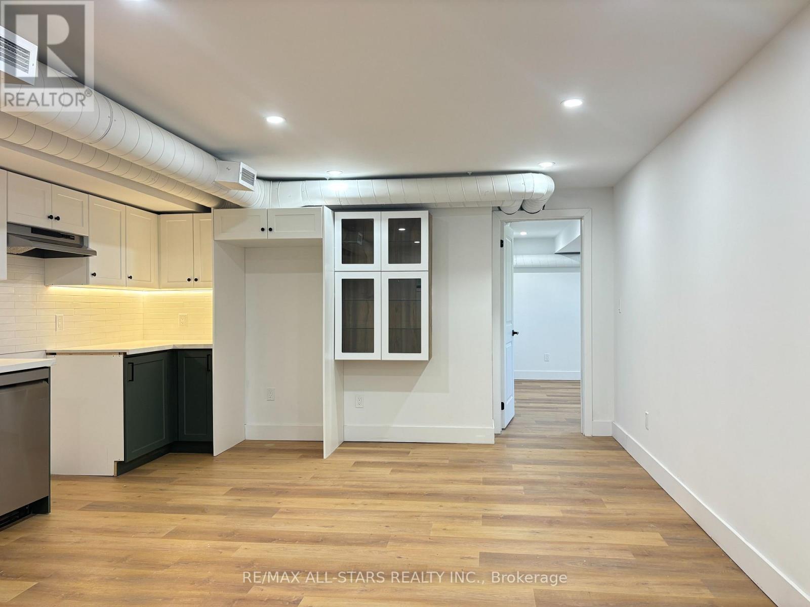 B - 1678 Metro Road, Georgina, Ontario  L0E 1S0 - Photo 4 - N12433732