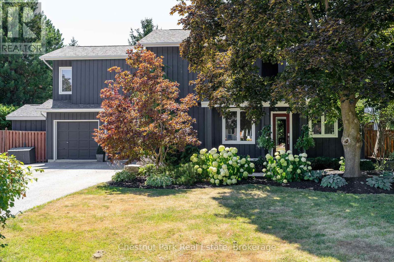 133 Carmichael Crescent, Blue Mountains, Ontario  L9Y 0R2 - Photo 2 - X12374940