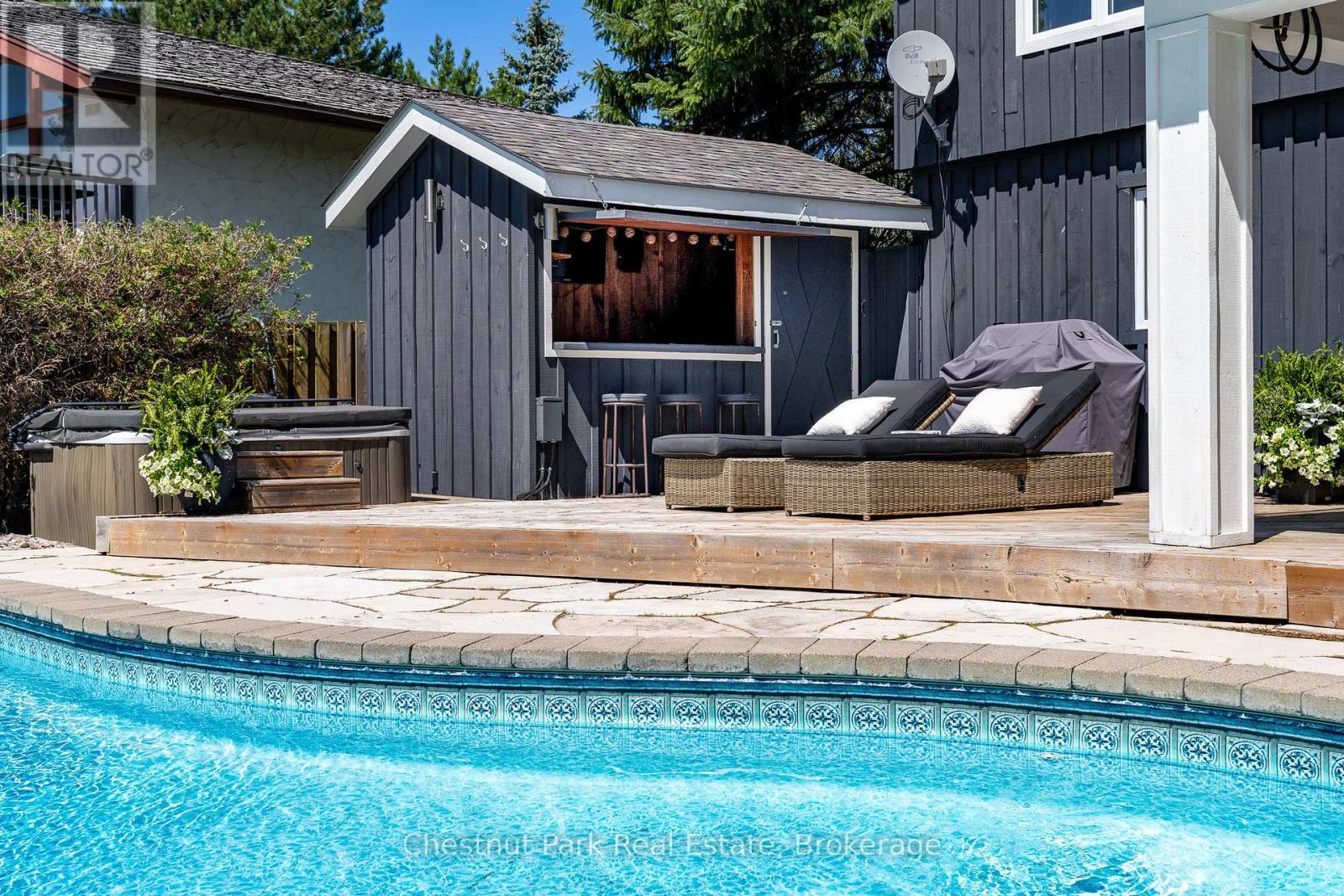 133 Carmichael Crescent, Blue Mountains, Ontario  L9Y 0R2 - Photo 13 - X12374940
