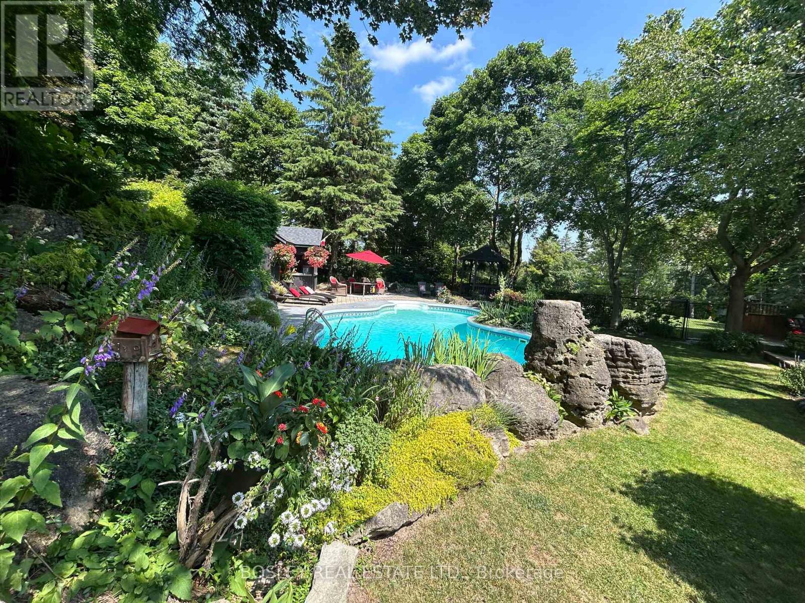 16 Bayberry Road, Mono, Ontario  L9W 6G6 - Photo 10 - X12437930