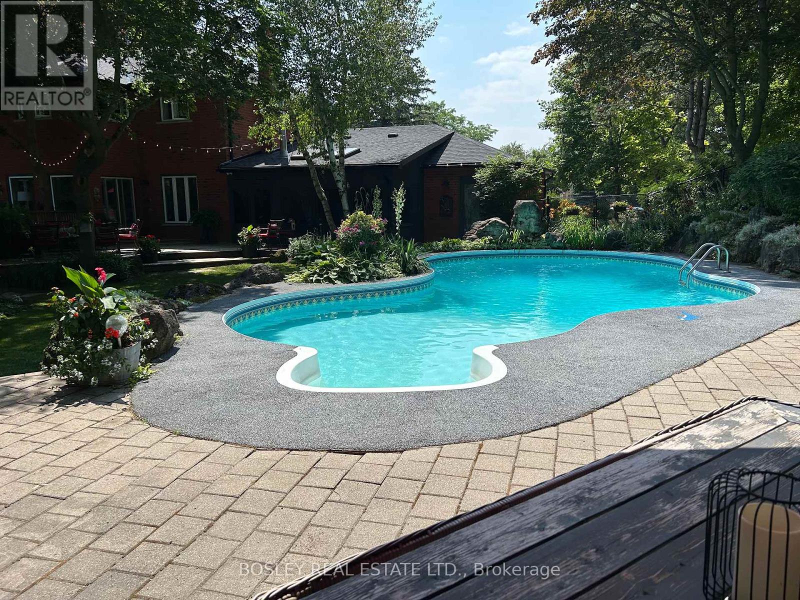 16 Bayberry Road, Mono, Ontario  L9W 6G6 - Photo 15 - X12437930