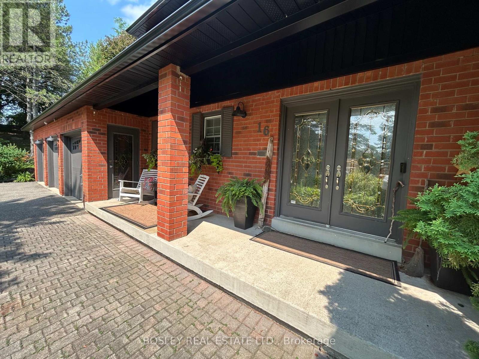 16 Bayberry Road, Mono, Ontario  L9W 6G6 - Photo 2 - X12437930