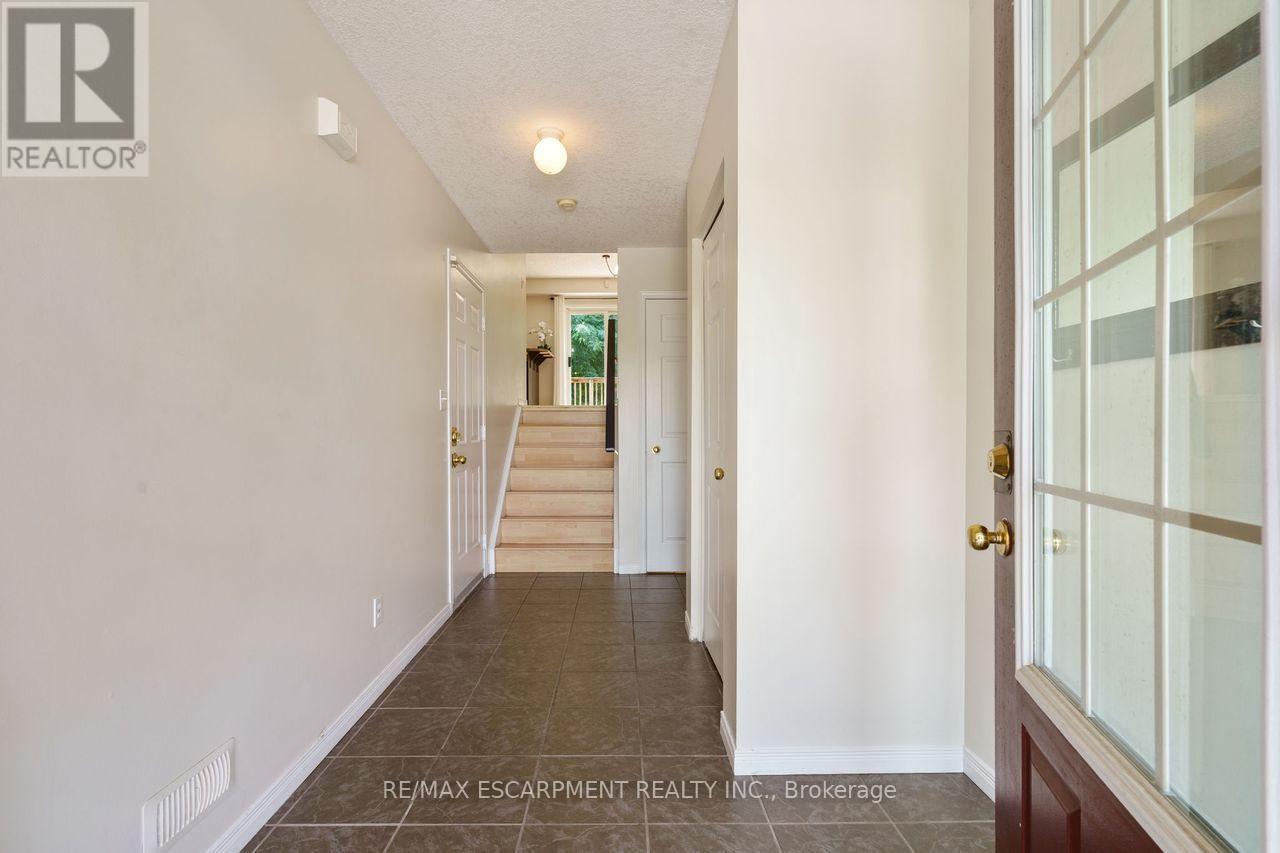 P87 - 175 David Bergey Drive, Kitchener, Ontario  N2E 4H6 - Photo 3 - X12437950
