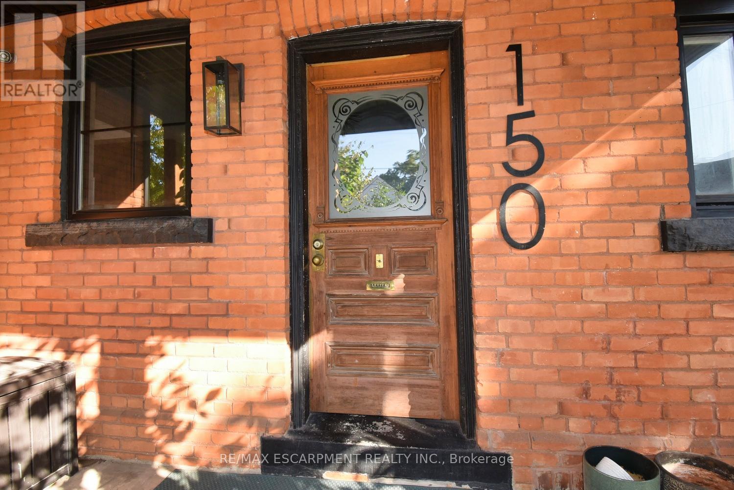 150 Victoria Avenue N, Hamilton, Ontario  L8L 2B6 - Photo 2 - X12437954