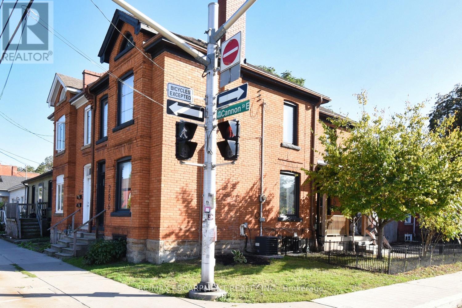 150 Victoria Avenue N, Hamilton, Ontario  L8L 2B6 - Photo 3 - X12437954