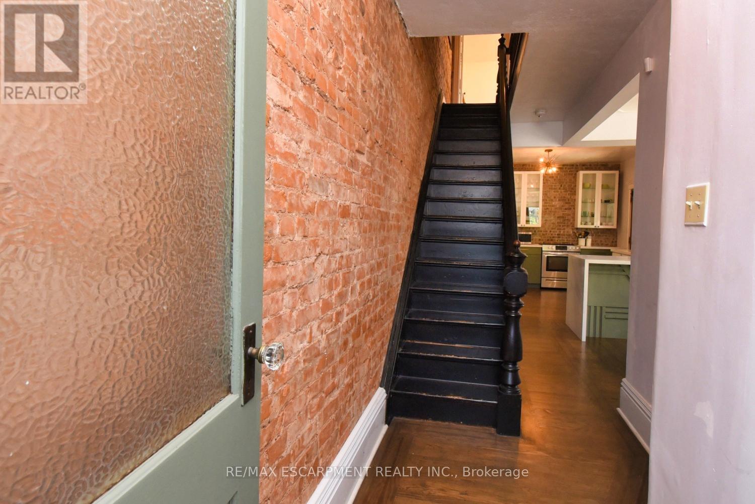 150 Victoria Avenue N, Hamilton, Ontario  L8L 2B6 - Photo 6 - X12437954