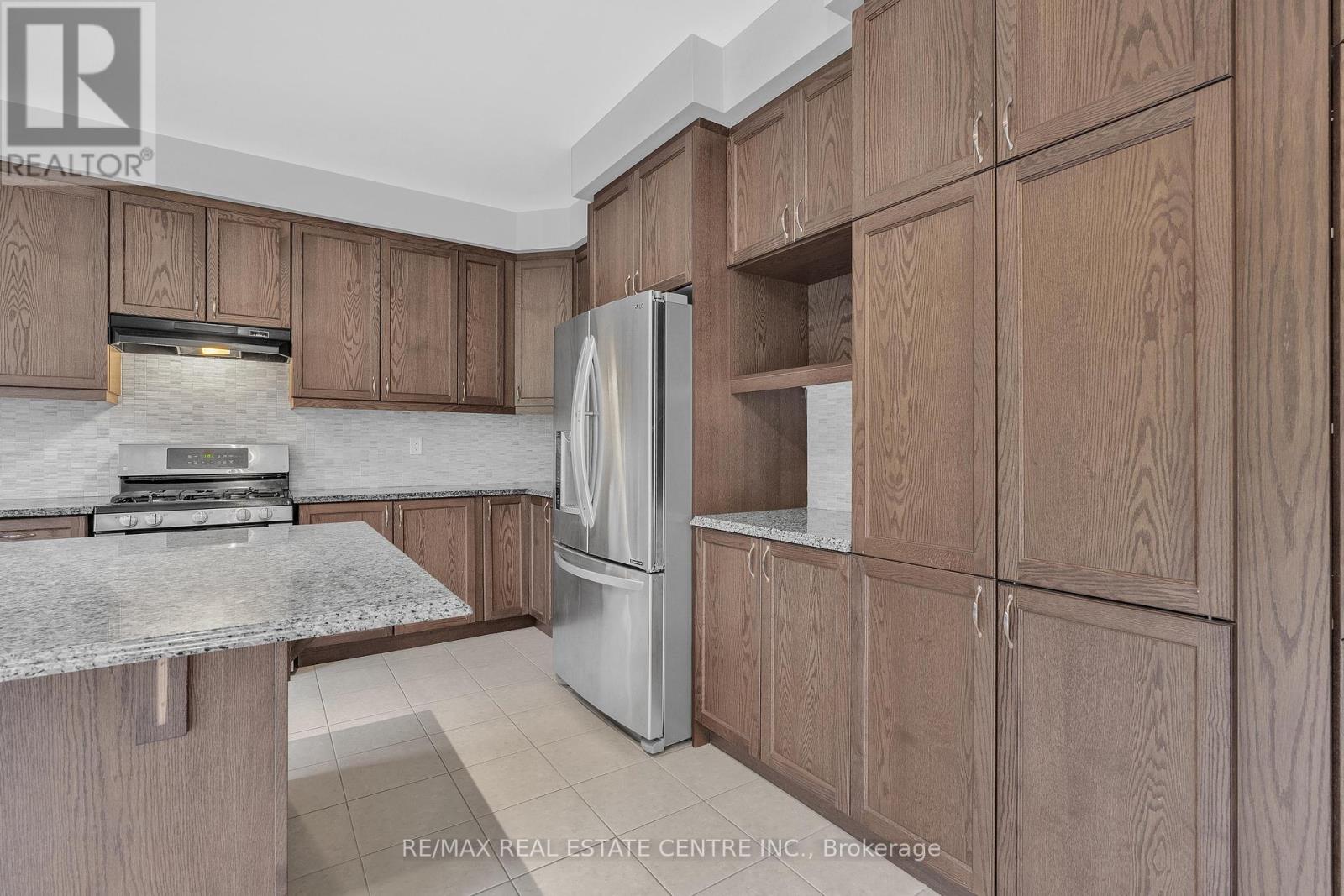 260 Shady Glen Crescent, Kitchener, Ontario  N2R 0J9 - Photo 15 - X12437960