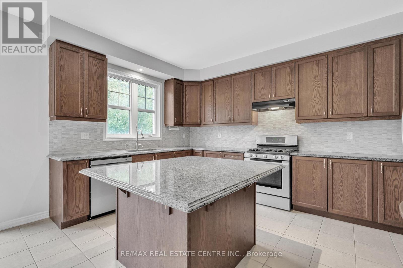 260 Shady Glen Crescent, Kitchener, Ontario  N2R 0J9 - Photo 16 - X12437960