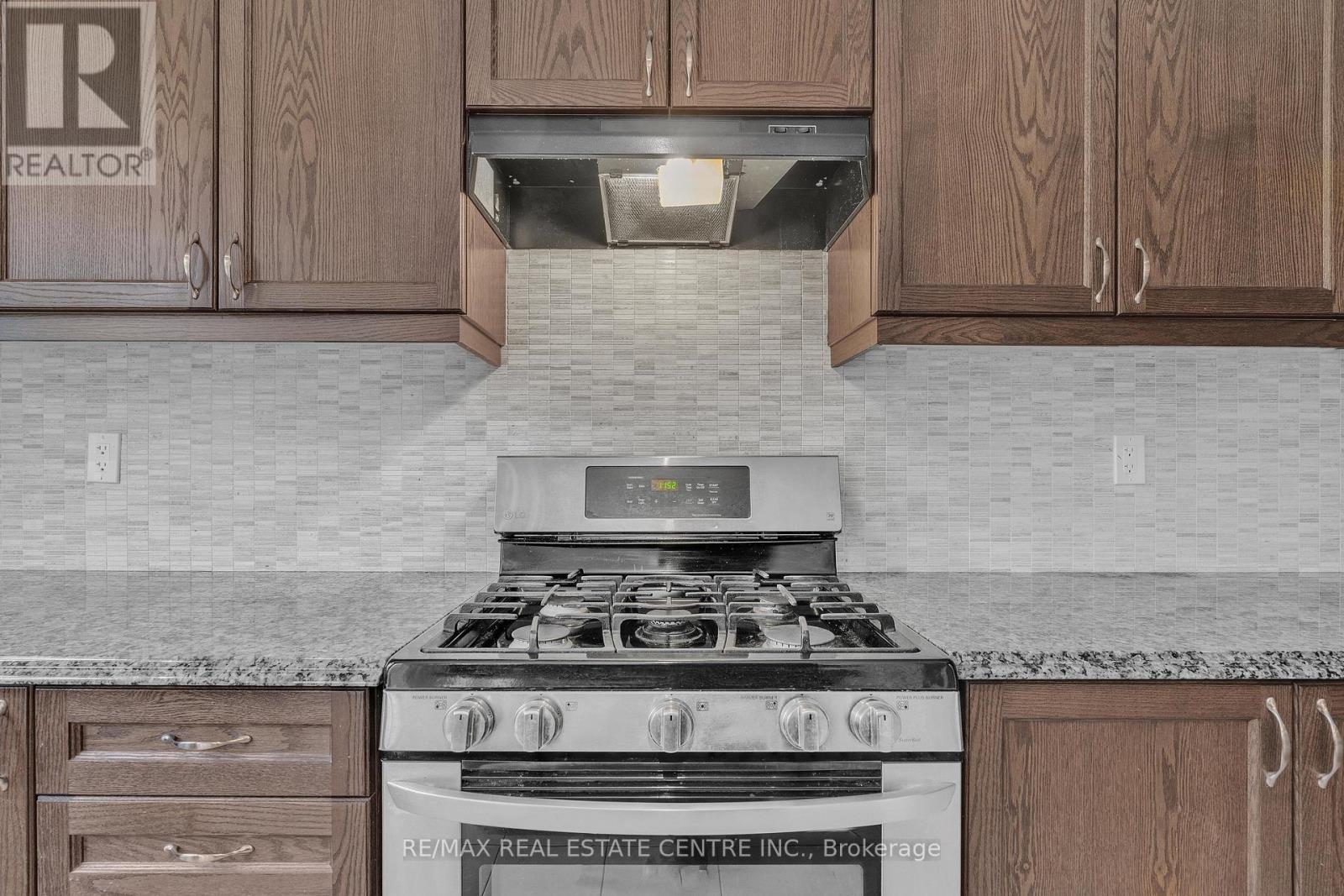 260 Shady Glen Crescent, Kitchener, Ontario  N2R 0J9 - Photo 17 - X12437960