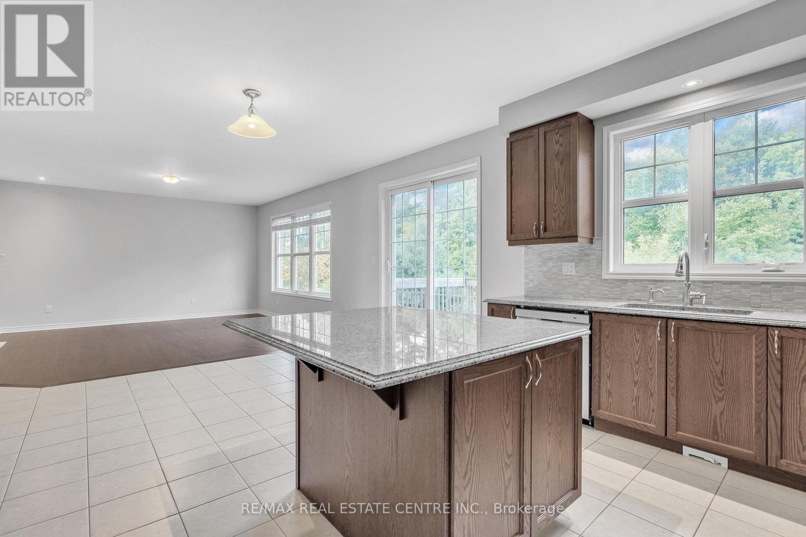 260 Shady Glen Crescent, Kitchener, Ontario  N2R 0J9 - Photo 19 - X12437960