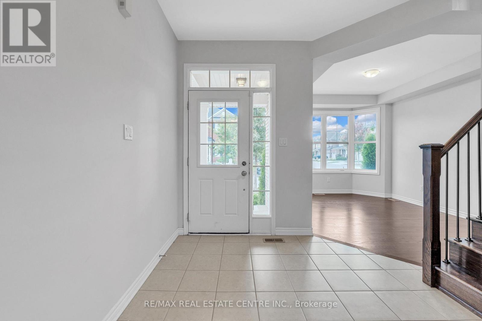 260 Shady Glen Crescent, Kitchener, Ontario  N2R 0J9 - Photo 7 - X12437960
