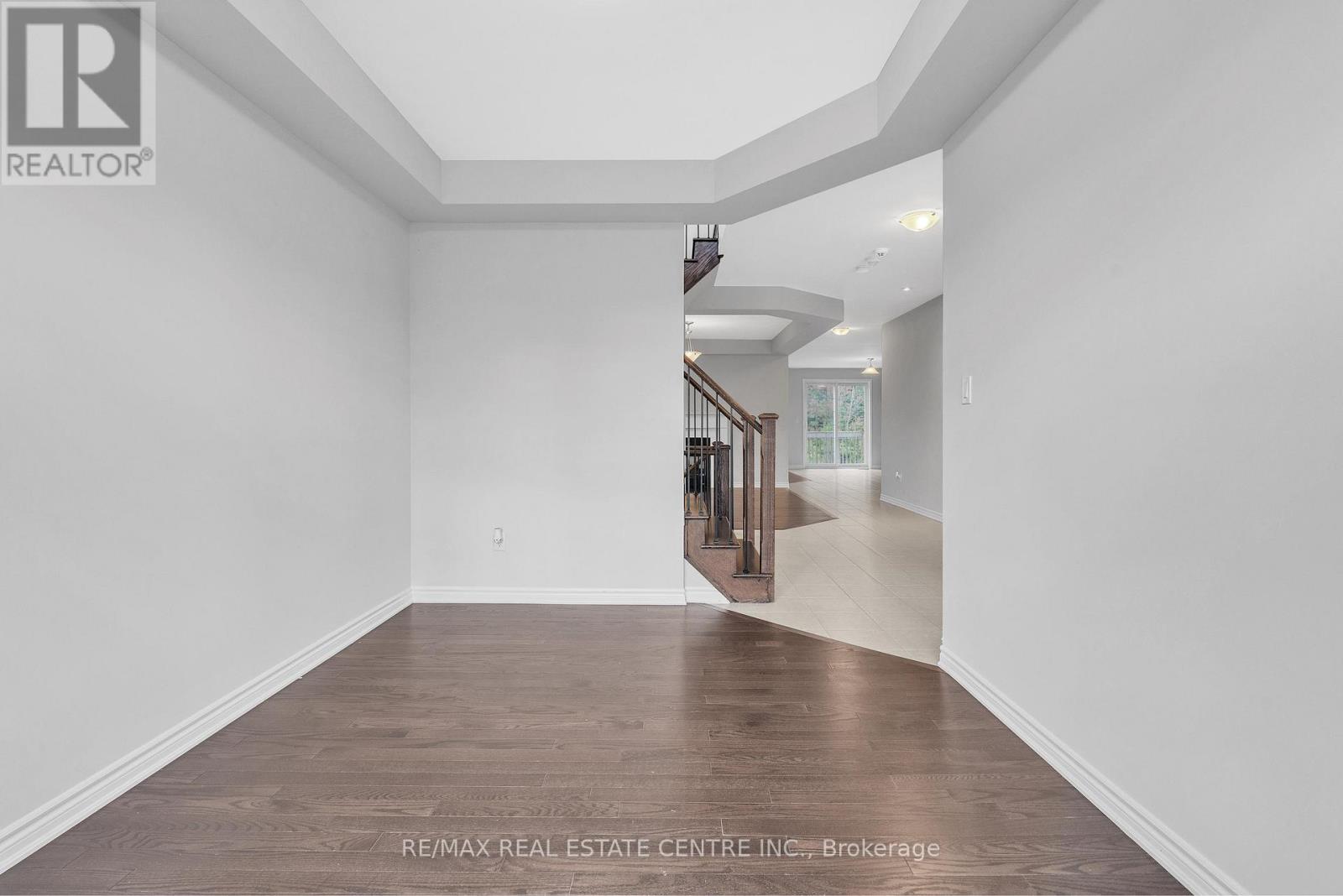 260 Shady Glen Crescent, Kitchener, Ontario  N2R 0J9 - Photo 9 - X12437960