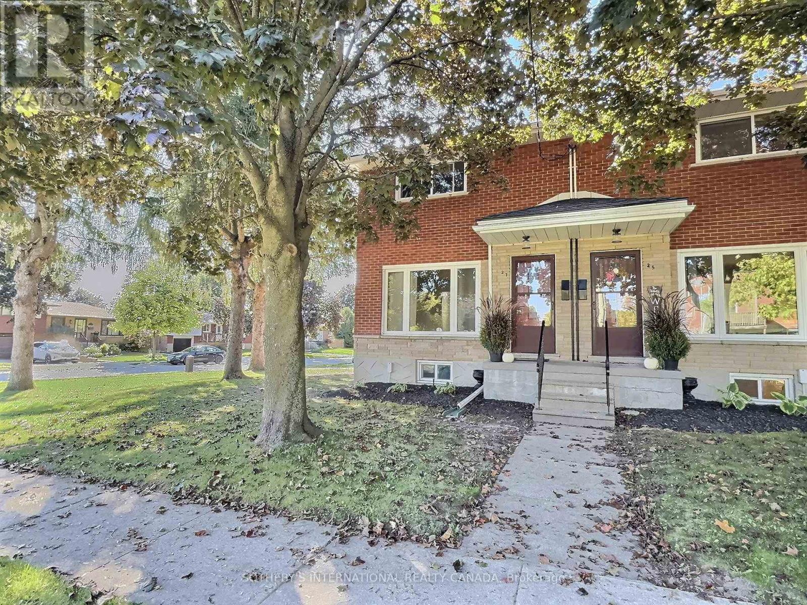 27 HILLTOP DRIVE, Cambridge, Ontario