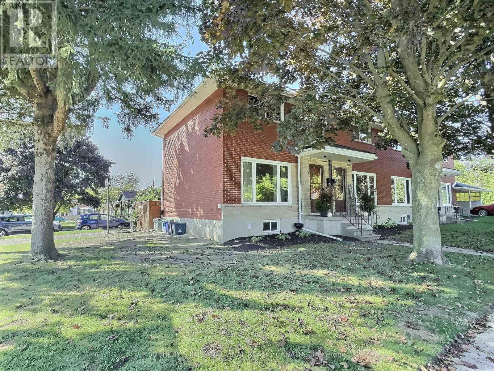 27 Hilltop Drive, Cambridge, Ontario  N1R 1S8 - Photo 15 - X12438007