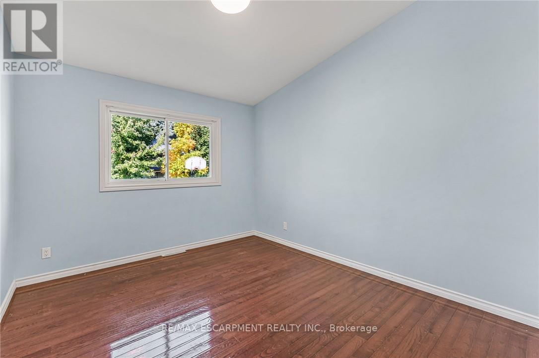 6122 Mayfair Drive, Niagara Falls, Ontario  L2J 1W1 - Photo 14 - X12438008