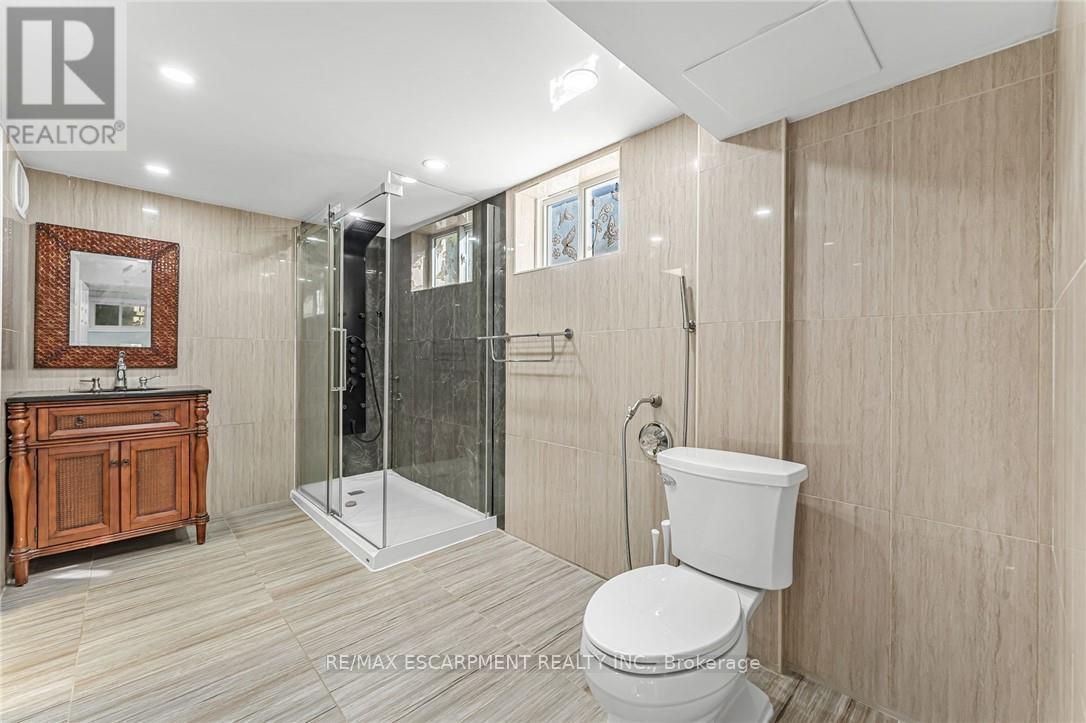6122 Mayfair Drive, Niagara Falls, Ontario  L2J 1W1 - Photo 21 - X12438008