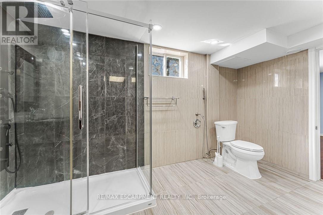 6122 Mayfair Drive, Niagara Falls, Ontario  L2J 1W1 - Photo 23 - X12438008