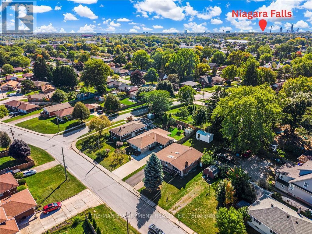6122 Mayfair Drive, Niagara Falls, Ontario  L2J 1W1 - Photo 37 - X12438008