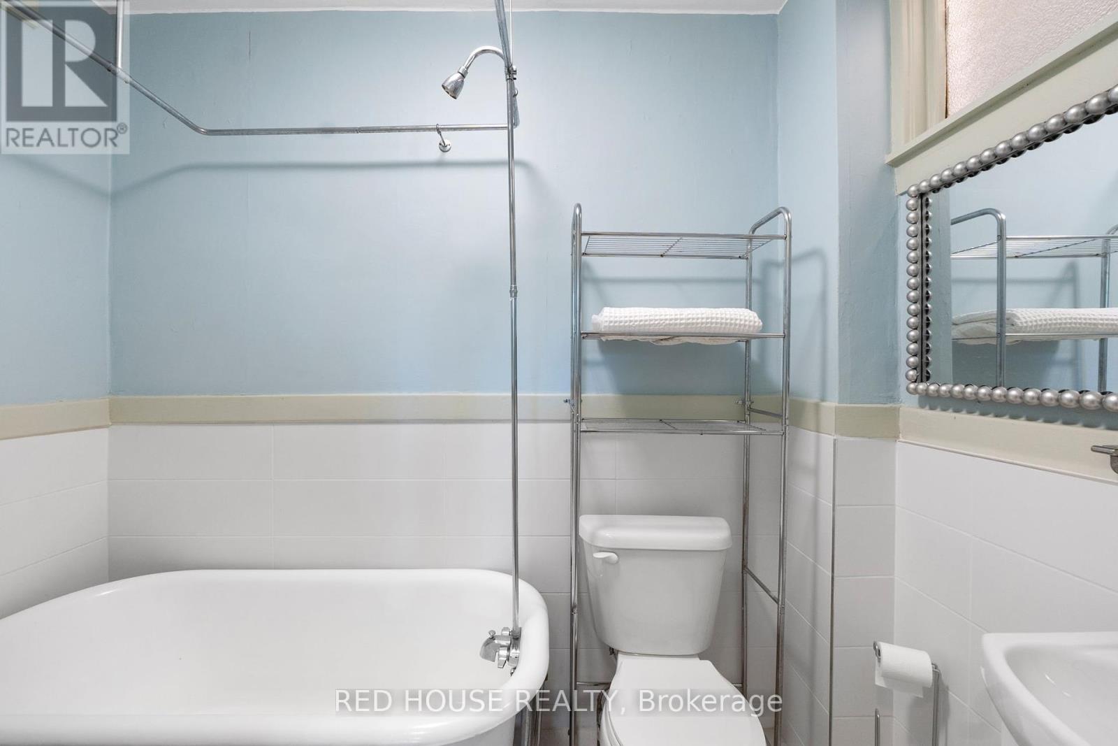 Unit 6 - 55 Balsam Avenue S, Hamilton, Ontario  L8M 3A9 - Photo 13 - X12438010