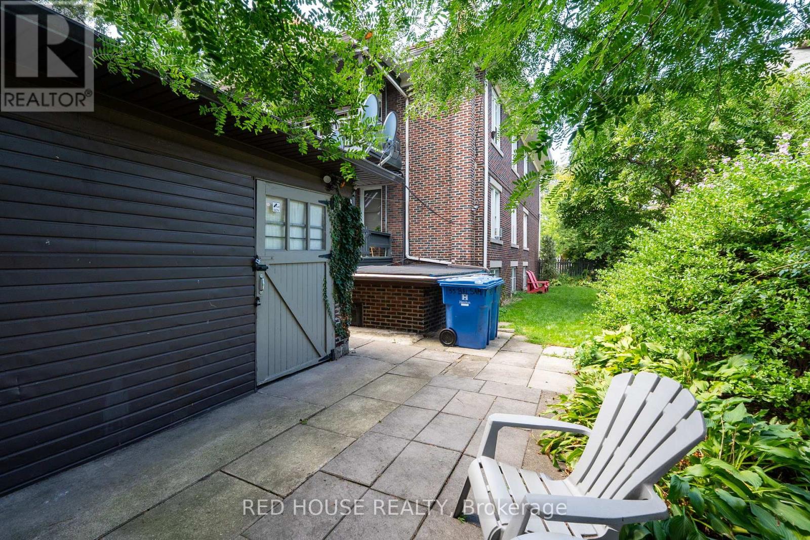 Unit 6 - 55 Balsam Avenue S, Hamilton, Ontario  L8M 3A9 - Photo 15 - X12438010