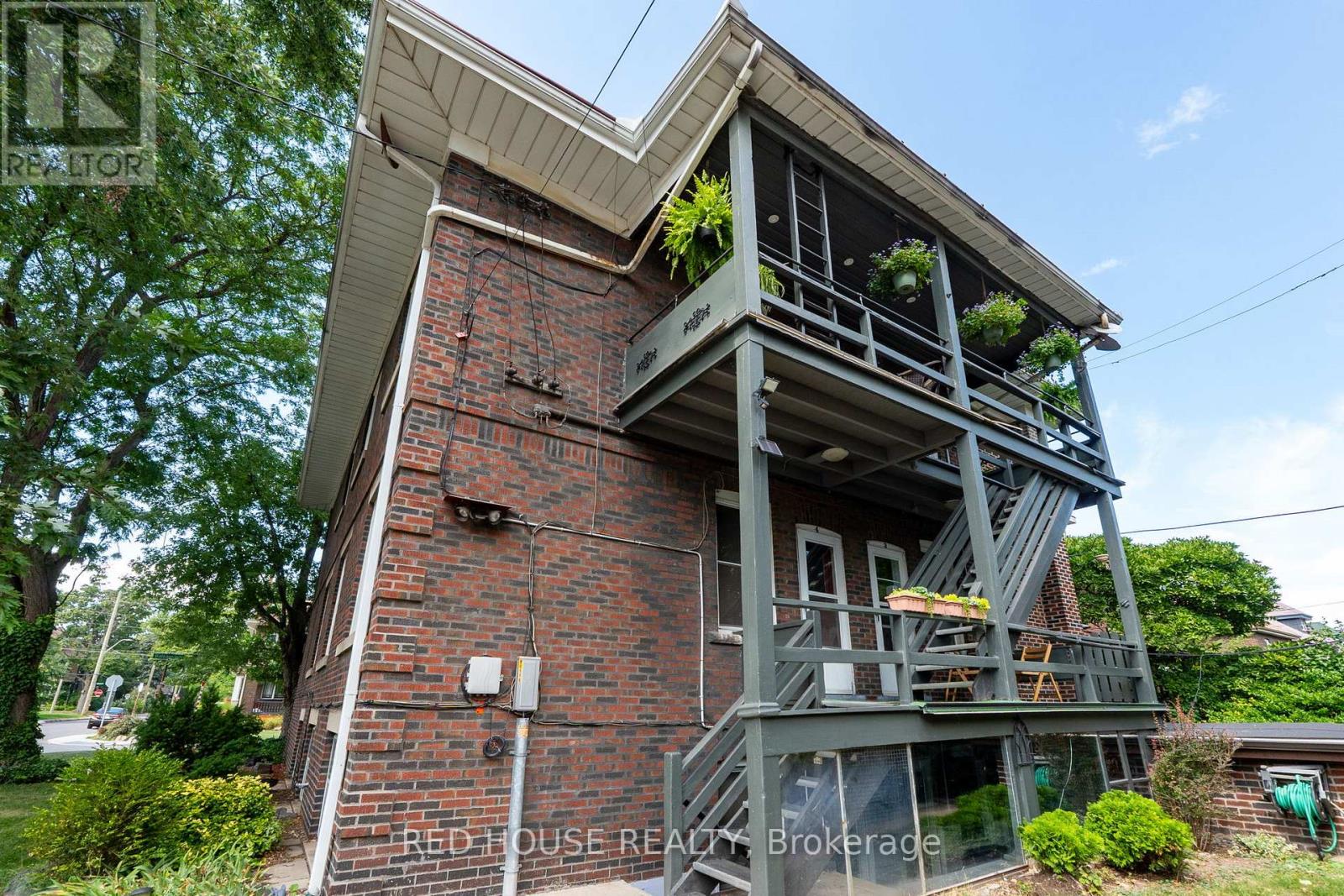 Unit 6 - 55 Balsam Avenue S, Hamilton, Ontario  L8M 3A9 - Photo 3 - X12438010