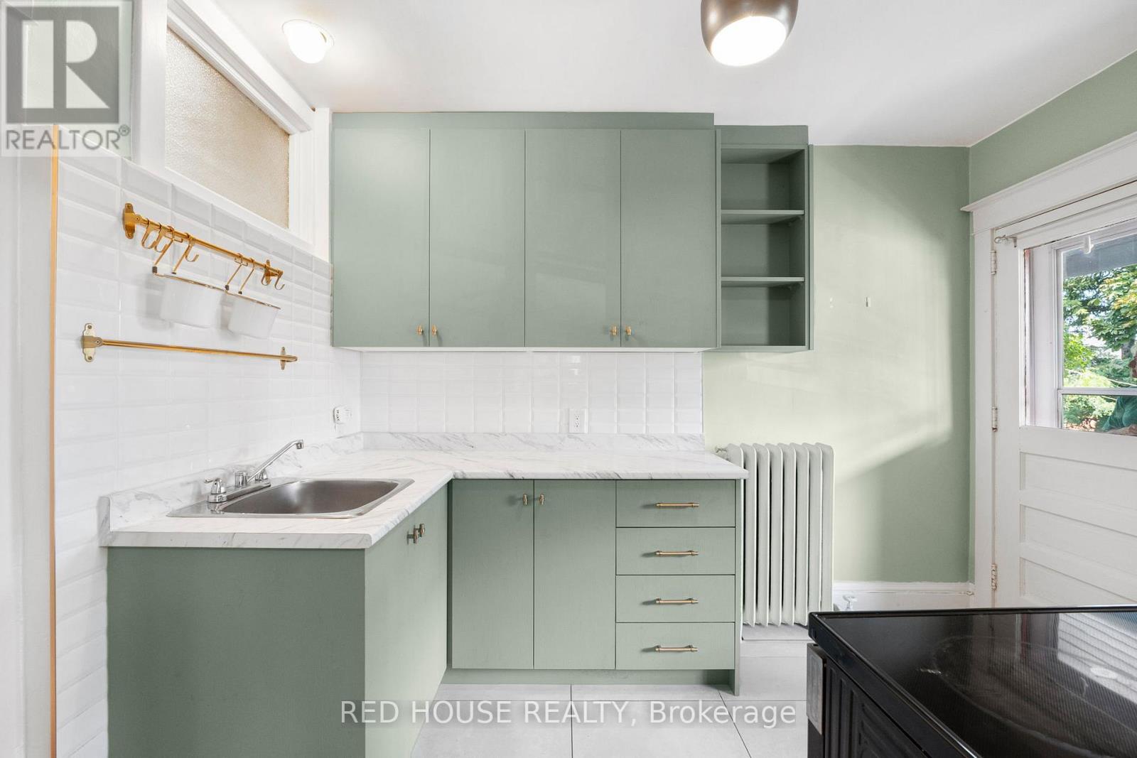 Unit 6 - 55 Balsam Avenue S, Hamilton, Ontario  L8M 3A9 - Photo 5 - X12438010