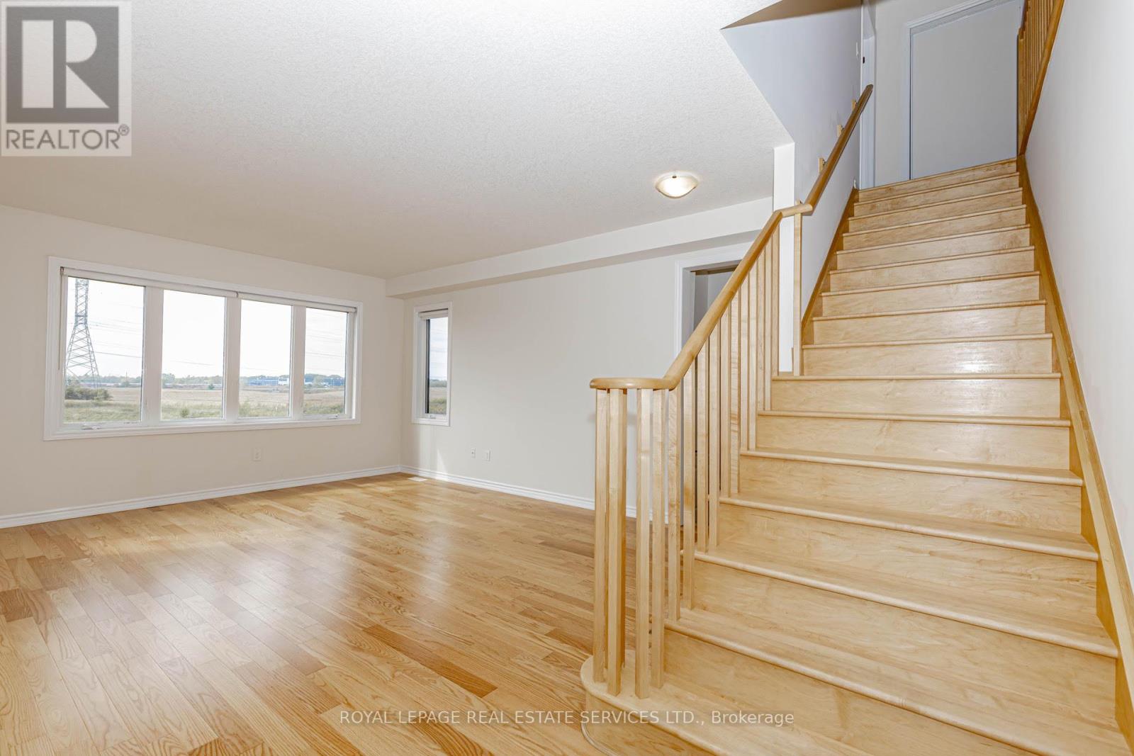 96 Explorer Way W, Thorold, Ontario  L2V 0K3 - Photo 12 - X12438059