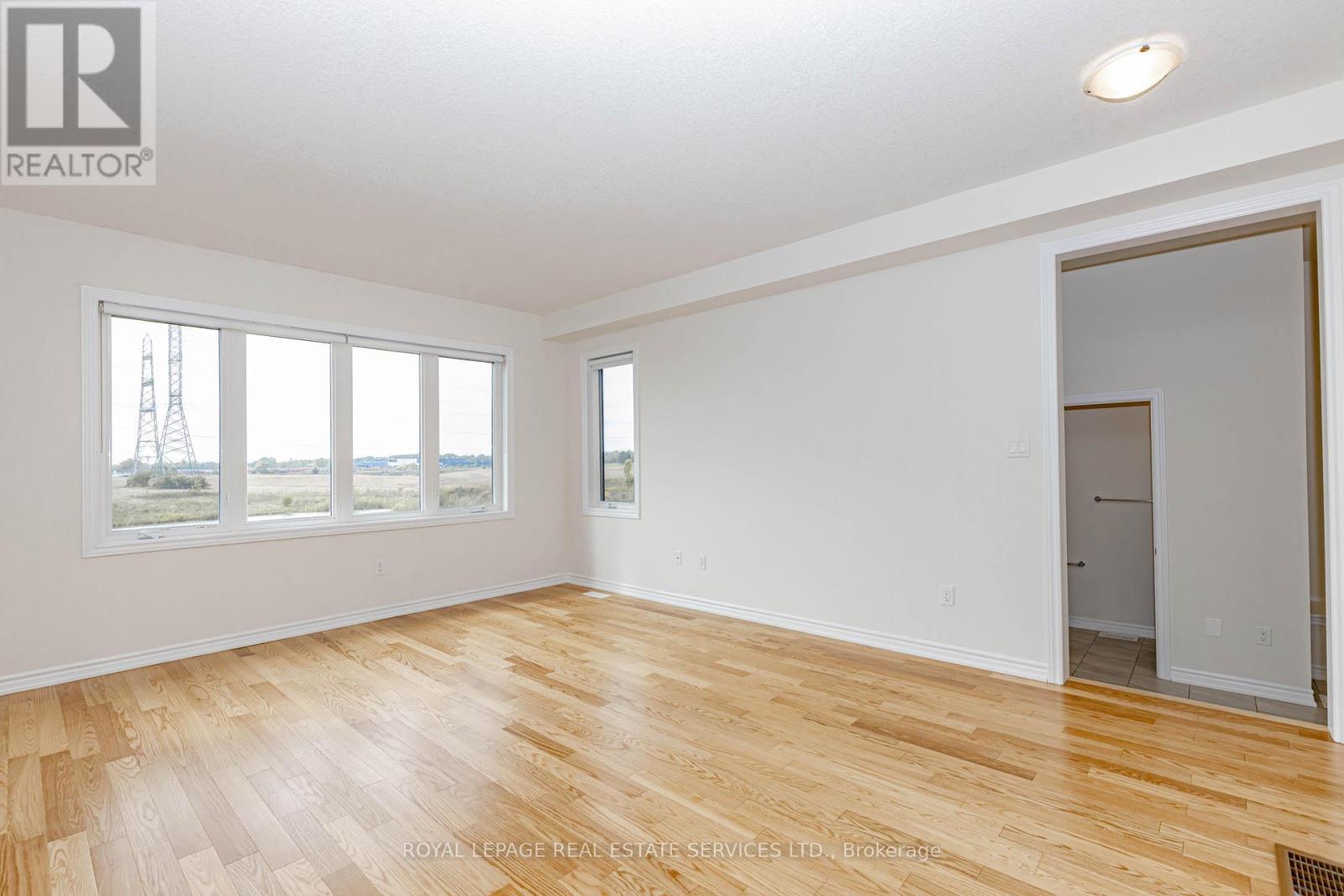 96 Explorer Way W, Thorold, Ontario  L2V 0K3 - Photo 13 - X12438059