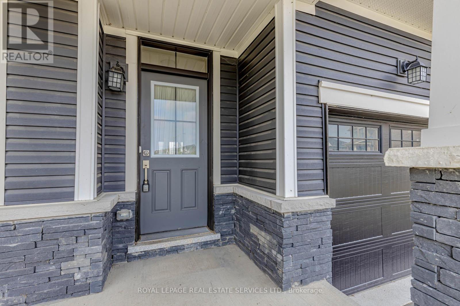 96 Explorer Way W, Thorold, Ontario  L2V 0K3 - Photo 2 - X12438059