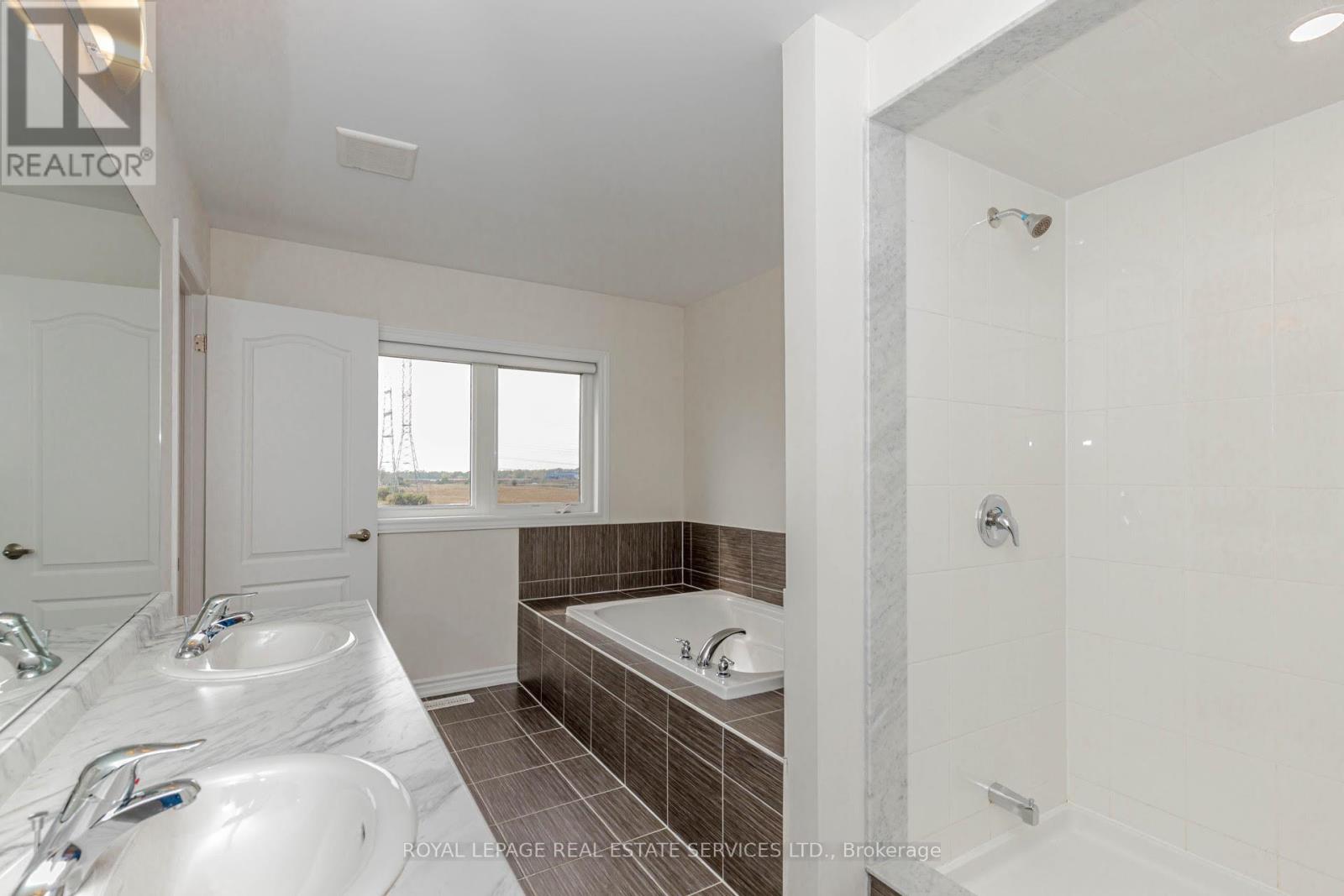 96 Explorer Way W, Thorold, Ontario  L2V 0K3 - Photo 23 - X12438059