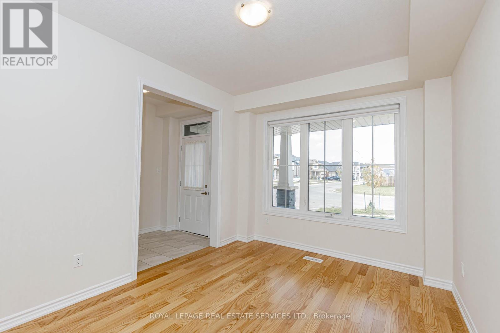 96 Explorer Way W, Thorold, Ontario  L2V 0K3 - Photo 4 - X12438059