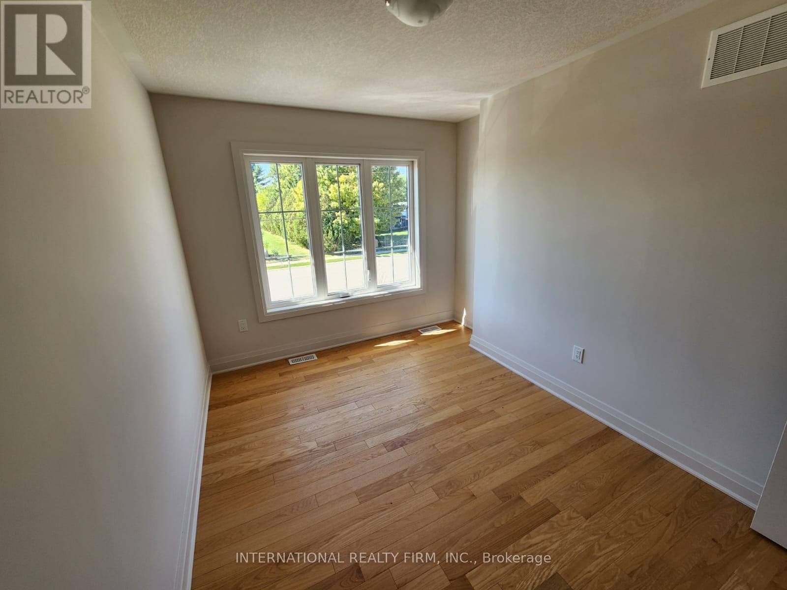 122 Middleton Street, Zorra, Ontario  N0M 2M0 - Photo 12 - X12438088