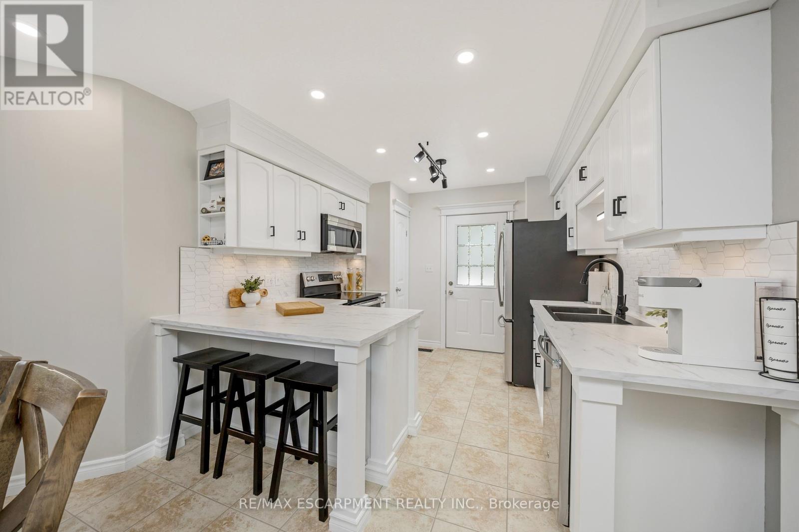 197 Carters Lane, Guelph/eramosa, Ontario  N0B 2K0 - Photo 5 - X12438093