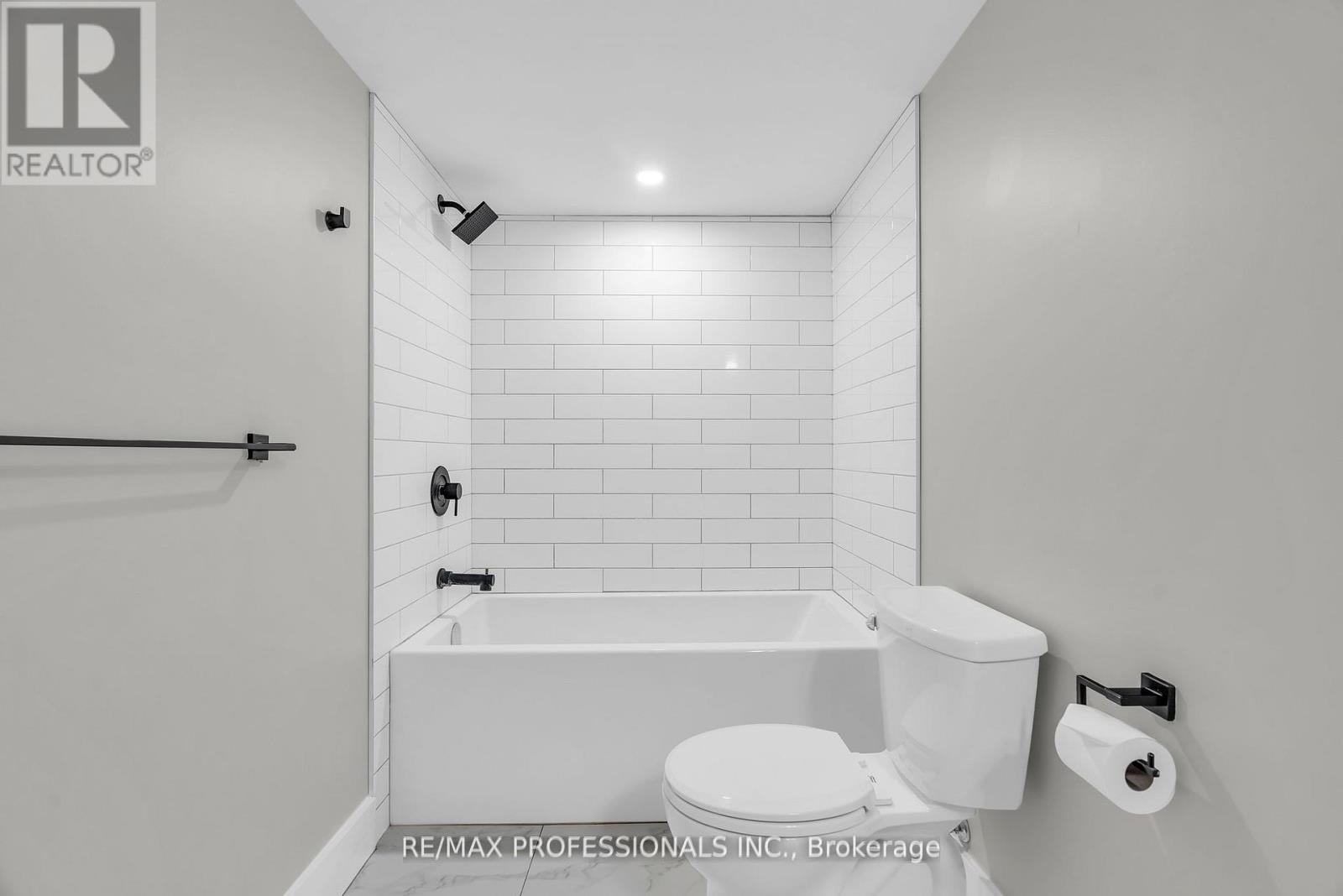 Lower - 139 Byron Avenue, Kitchener, Ontario  N2C 1Z7 - Photo 12 - X12438094