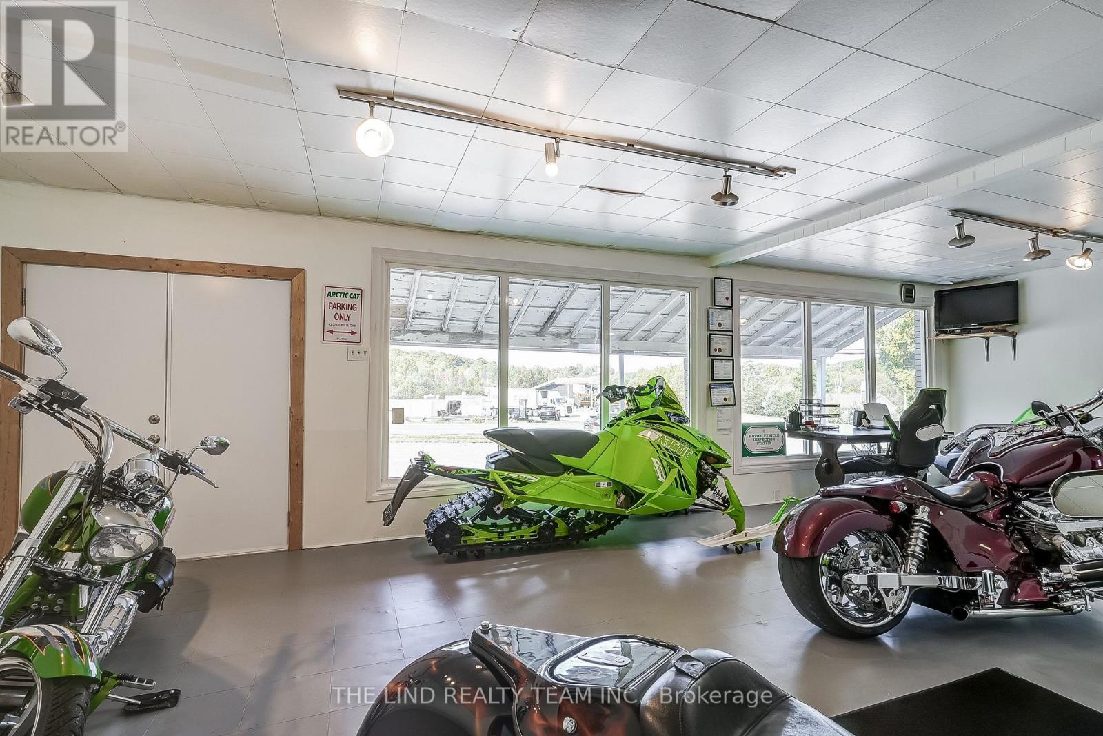 949 Raymond Road, Muskoka Lakes, Ontario  P0B 1M0 - Photo 32 - X12438100