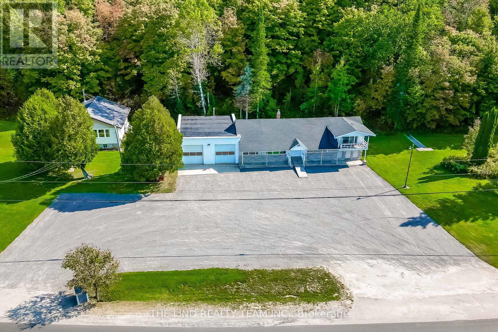 949 Raymond Road, Muskoka Lakes, Ontario  P0B 1M0 - Photo 43 - X12438100