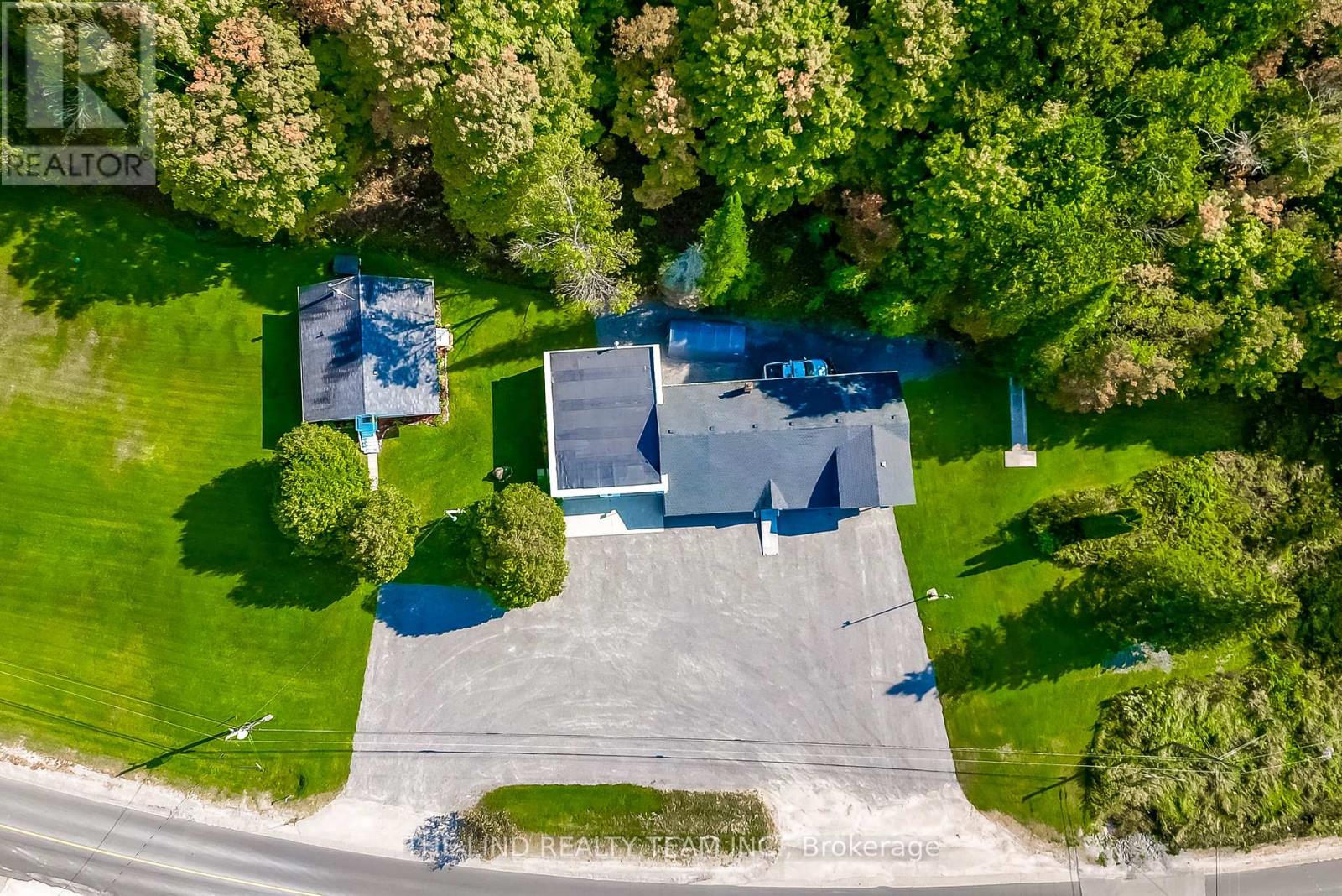 949 Raymond Road, Muskoka Lakes, Ontario  P0B 1M0 - Photo 46 - X12438100