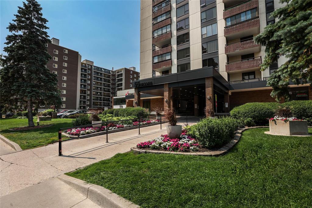2202 55 Nassau Street N, Winnipeg, Manitoba