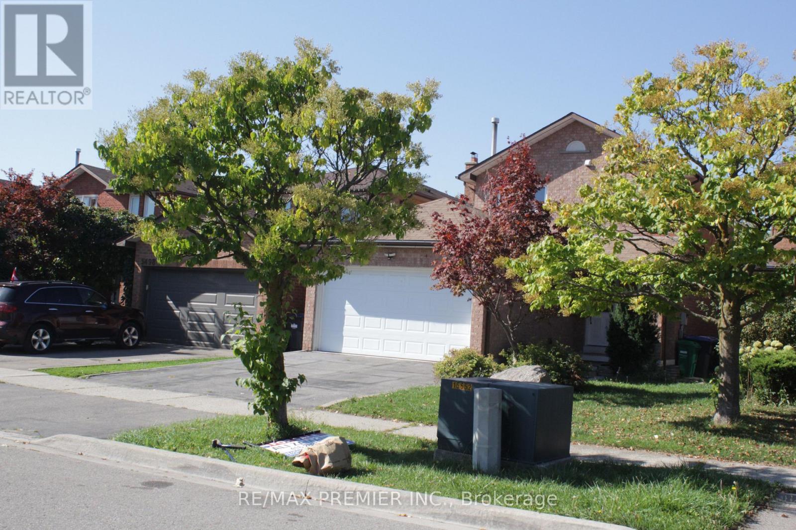 5502 Bourget Drive, Mississauga, Ontario  L5R 3A4 - Photo 3 - W12336477