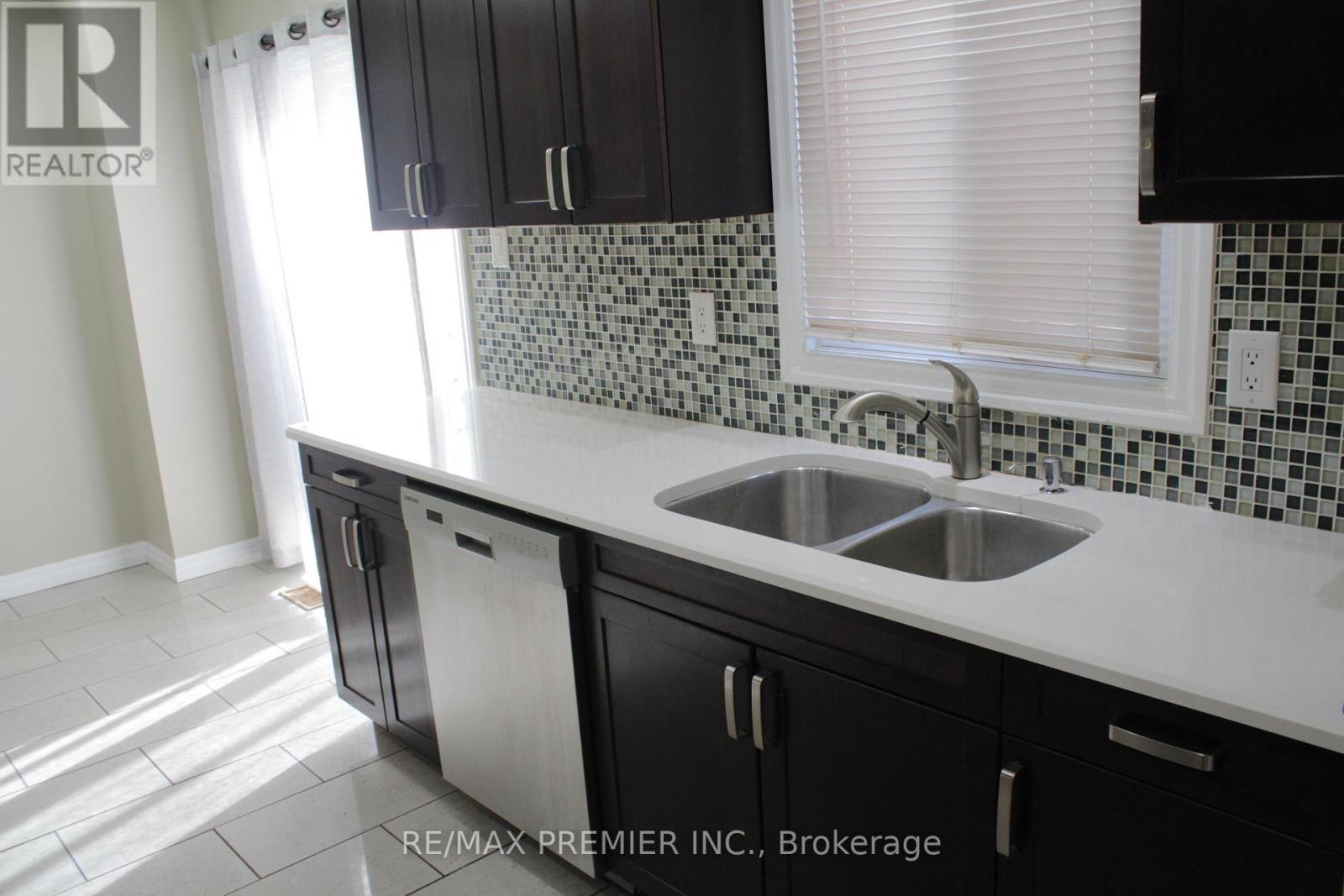 5502 Bourget Drive, Mississauga, Ontario  L5R 3A4 - Photo 13 - W12336477