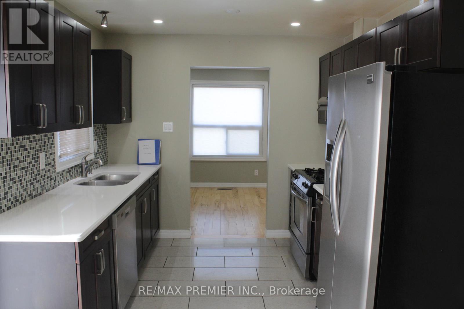 5502 Bourget Drive, Mississauga, Ontario  L5R 3A4 - Photo 14 - W12336477