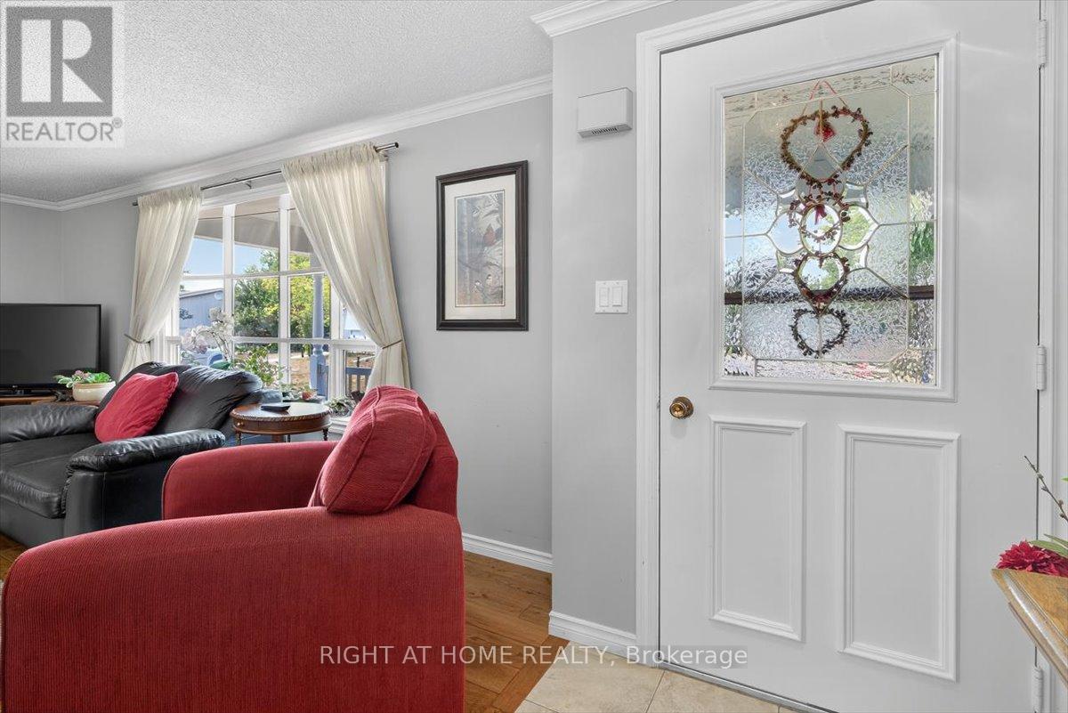 30 Main Street, Innisfil, Ontario  L9S 1L9 - Photo 3 - N12333285
