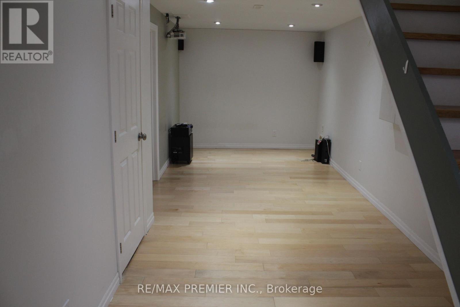 5502 Bourget Drive, Mississauga, Ontario  L5R 3A4 - Photo 27 - W12336477