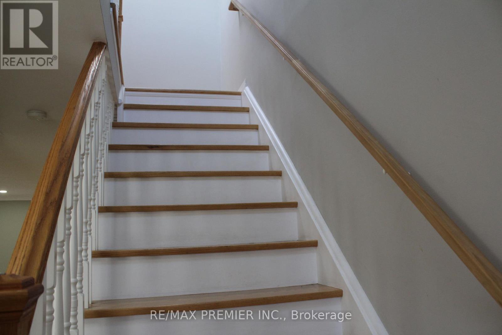 5502 Bourget Drive, Mississauga, Ontario  L5R 3A4 - Photo 17 - W12336477
