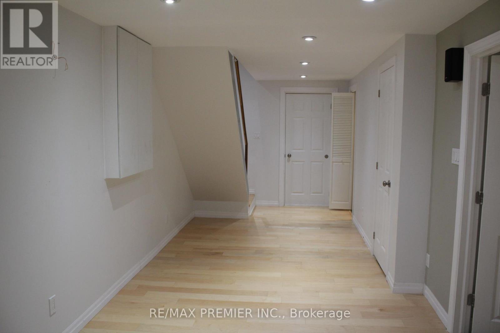5502 Bourget Drive, Mississauga, Ontario  L5R 3A4 - Photo 28 - W12336477
