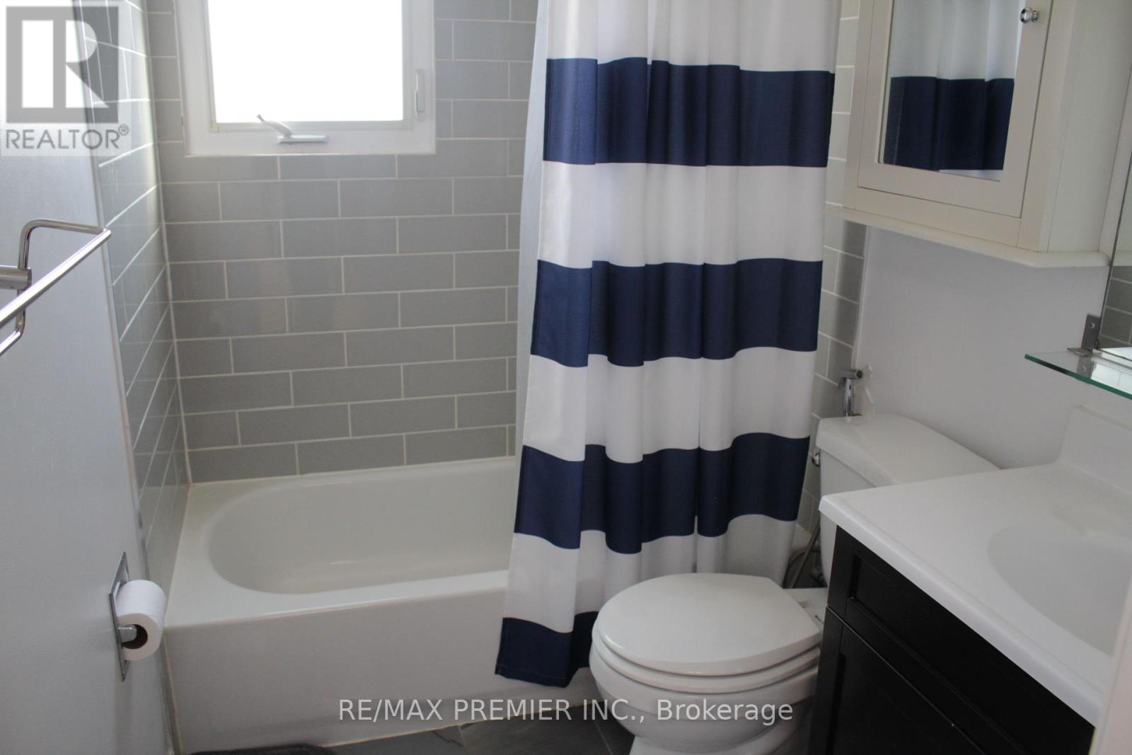 5502 Bourget Drive, Mississauga, Ontario  L5R 3A4 - Photo 24 - W12336477