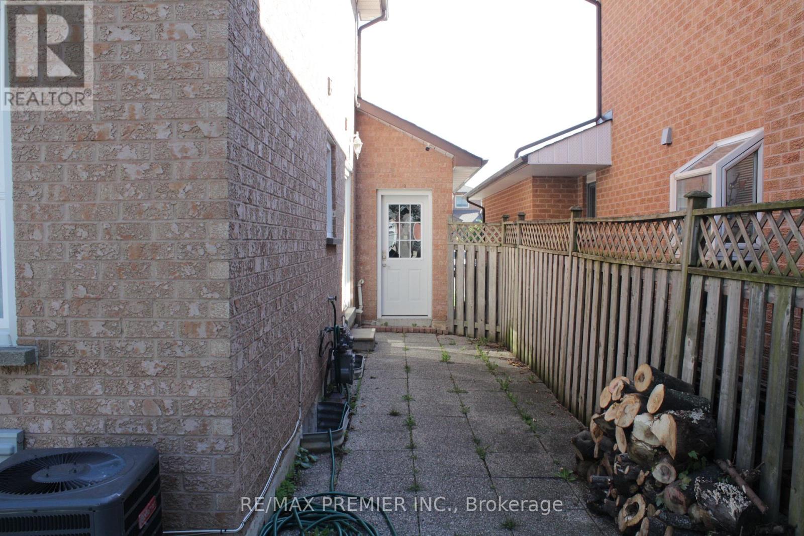 5502 Bourget Drive, Mississauga, Ontario  L5R 3A4 - Photo 32 - W12336477